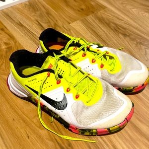 Nikes womens 8 Metcon 2 Flywire